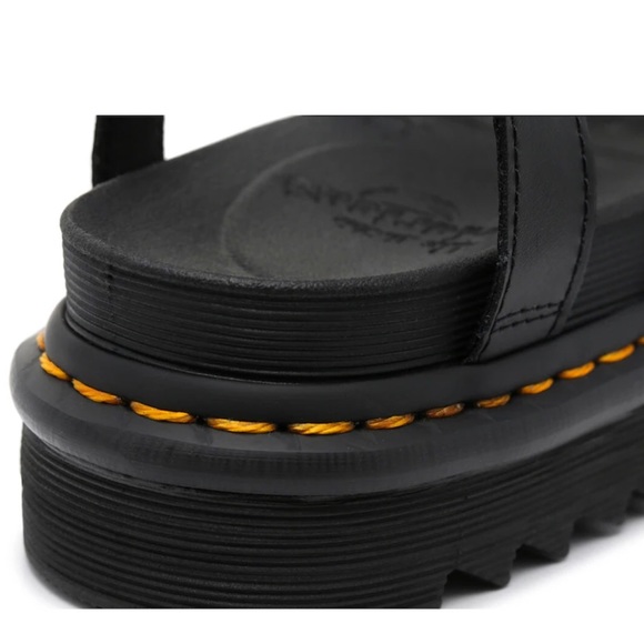 New Dr. Martens Blaire Hydro Leather Platform Sandal in Black RUN LARGE - Picture 5 of 14